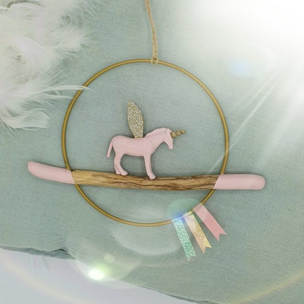 mobile licorne rose